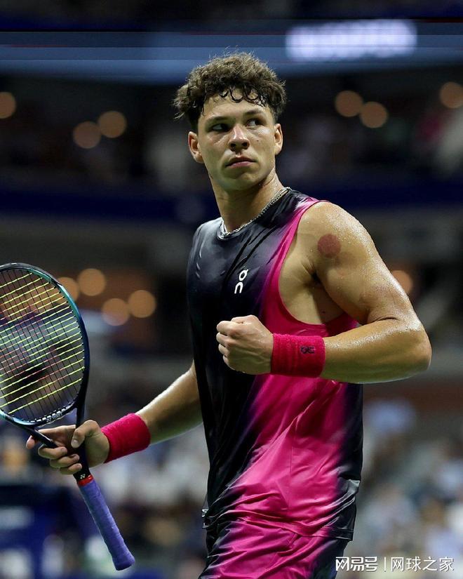 米兰球迷揪 米兰球迷揪